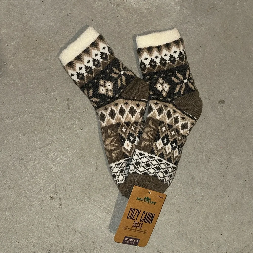 Nordic Cabin Women's Cozy Brown Socks - Picture 1 of 1